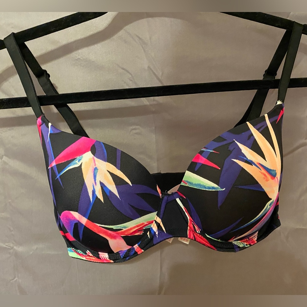 Victoria’s Secret Favorite T-Shirt Bra